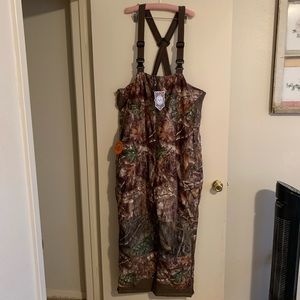 *NWT * Magellan Hunting Insulated Bib